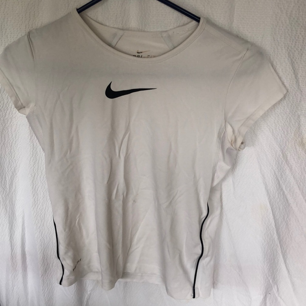 Nike active top